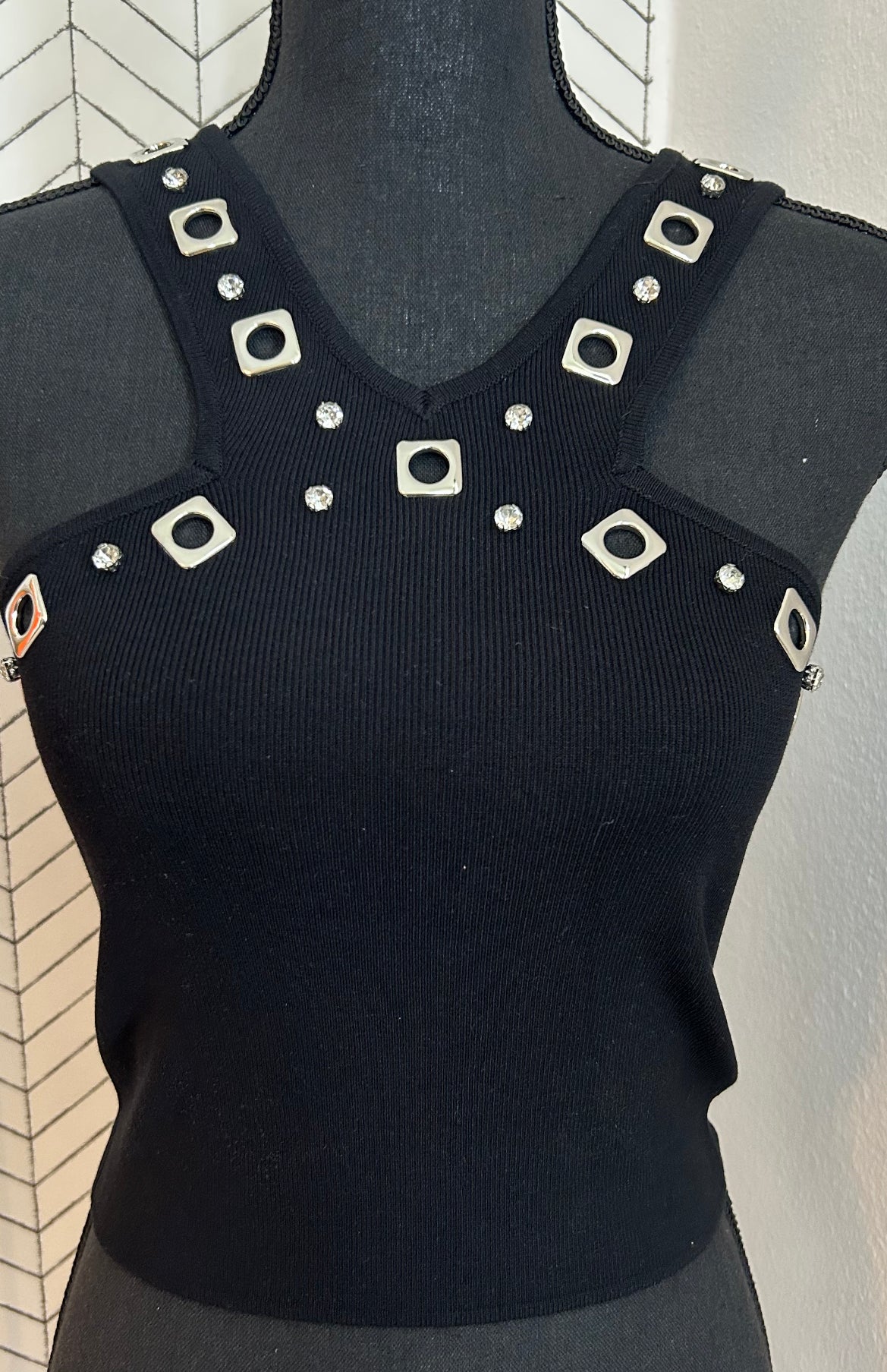 TOP WITH METAL ACCENTS
